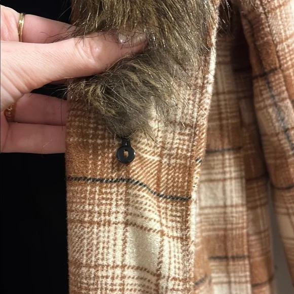Plaid Brown Coat with Faux Fur Collar - Picture 3 of 6